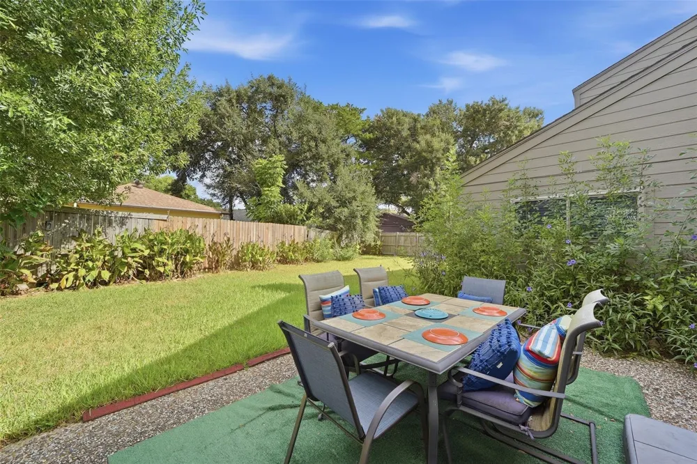 15326 La Mancha Drive Houston, TX 77083