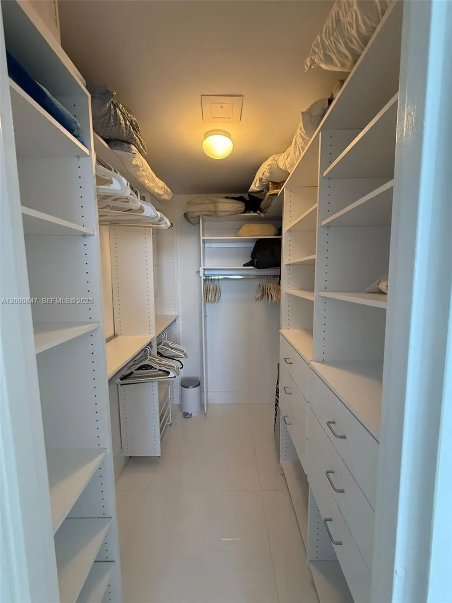 10275 Collins Ave #619 Bal Harbour, FL 33154