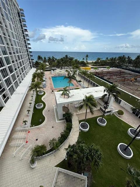 10275 Collins Ave #619