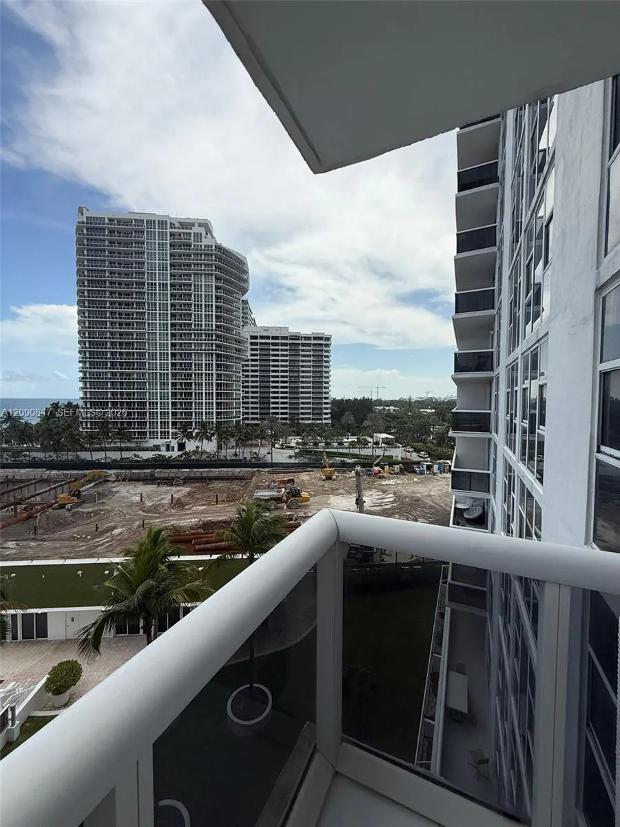 10275 Collins Ave #619 Bal Harbour, FL 33154