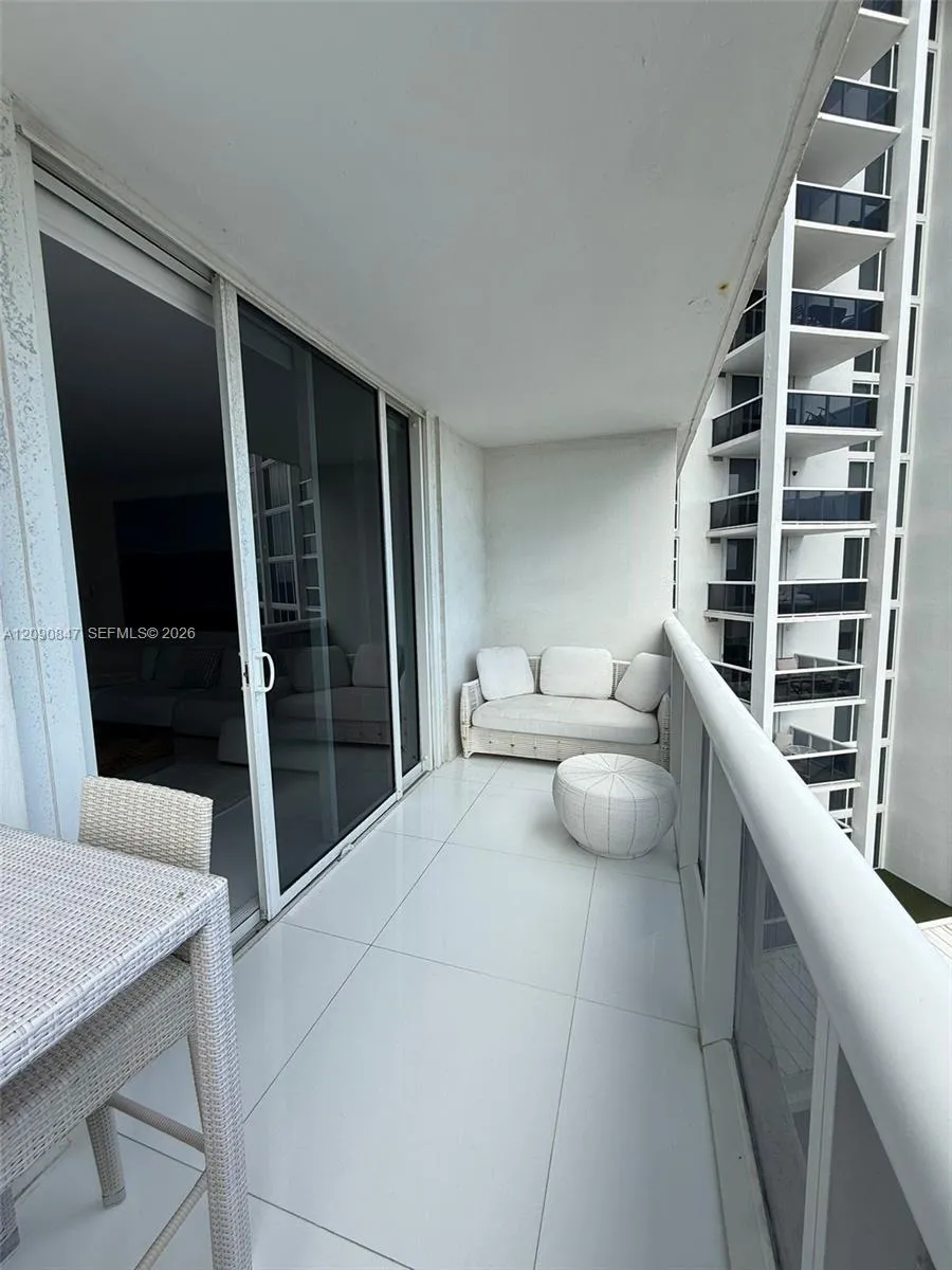 10275 Collins Ave #619 Bal Harbour, FL 33154
