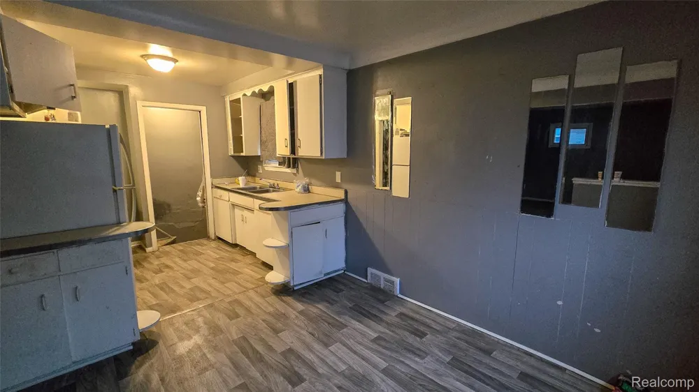 8543 Mark Twain Street Detroit City, MI 48228