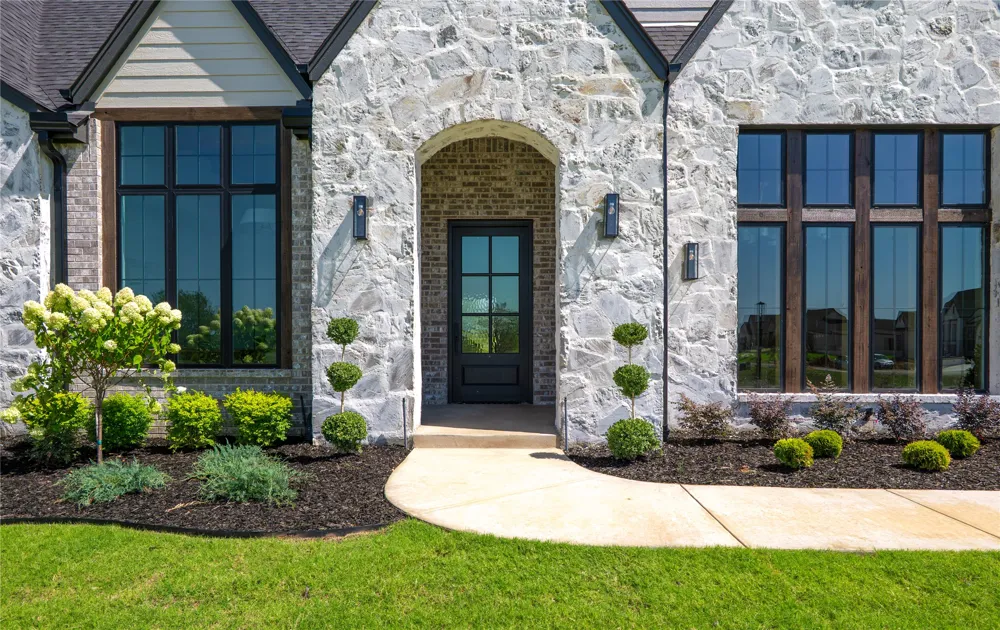 6275 quail cove Circle Owasso, OK 74055