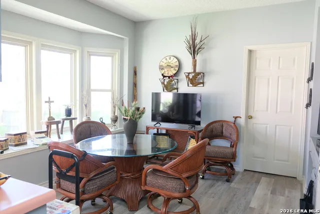 6006 SHADY CREEK Windcrest, TX 78239
