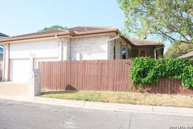 6006 SHADY CREEK Windcrest, TX 78239