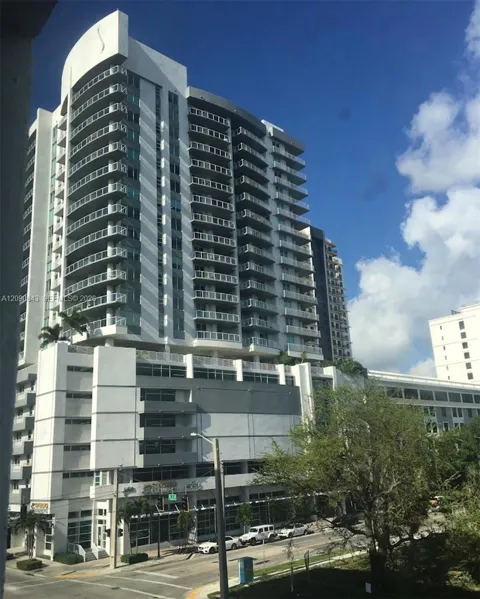 315 NE 3rd Ave #1109