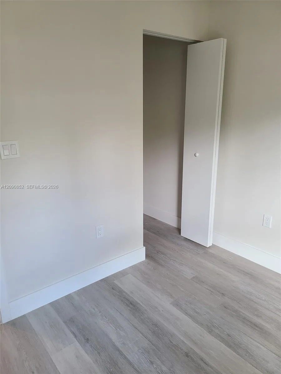 2555 NE 193 St #2114 Miami, FL 33180