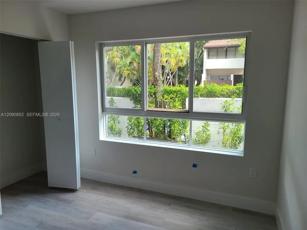 2555 NE 193 St #2114 Miami, FL 33180