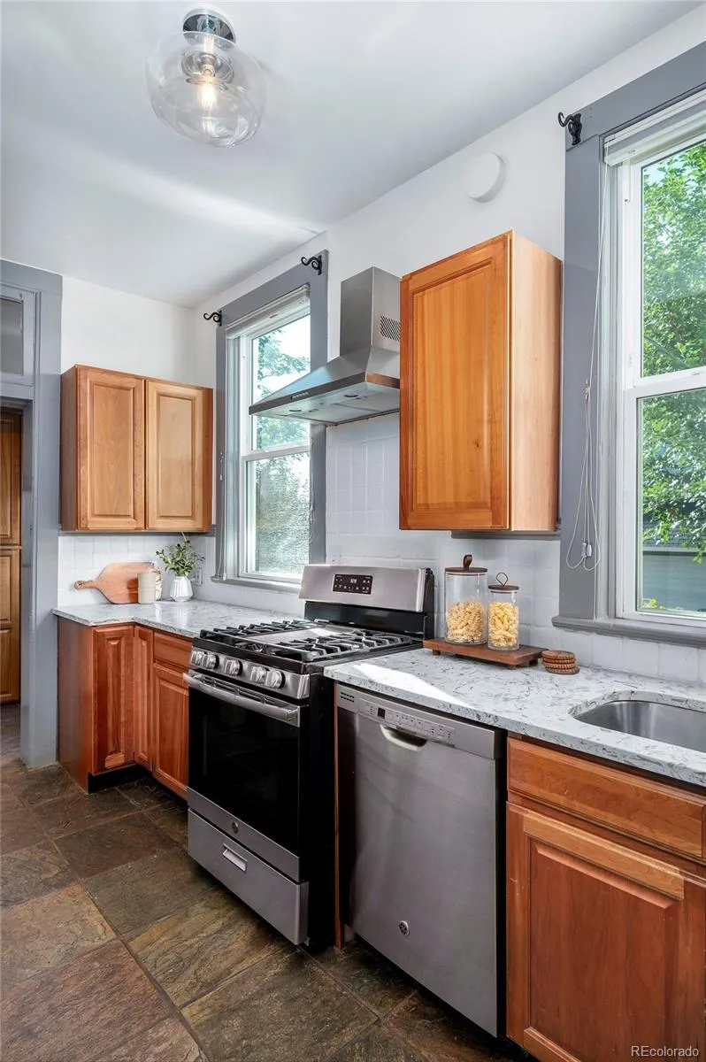 1938 W 34th Avenue Denver, CO 80211