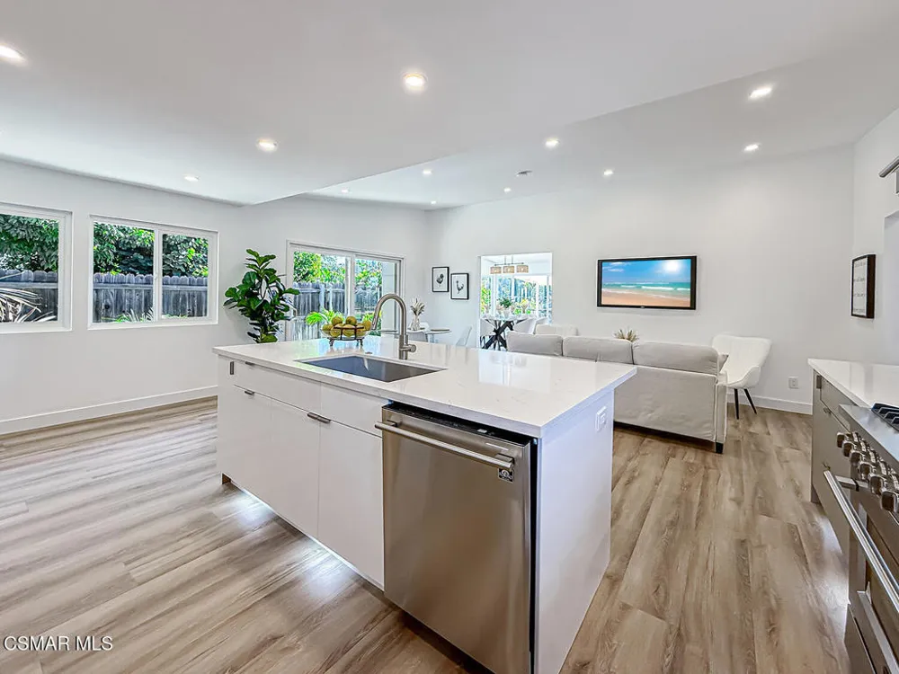 4627 Willens Avenue Woodland Hills, CA 91364