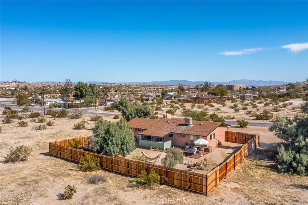 6610 Alpine 29 Palms, CA 92277