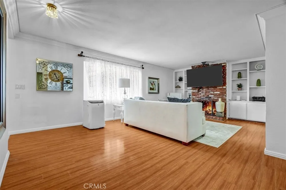 232 W 11th #3 San Pedro, CA 90731
