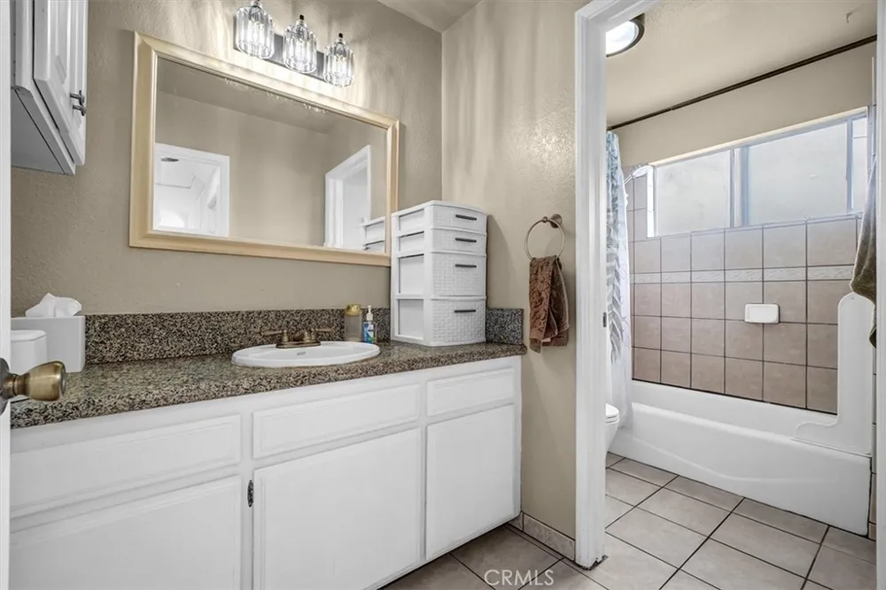 232 W 11th #3 San Pedro, CA 90731