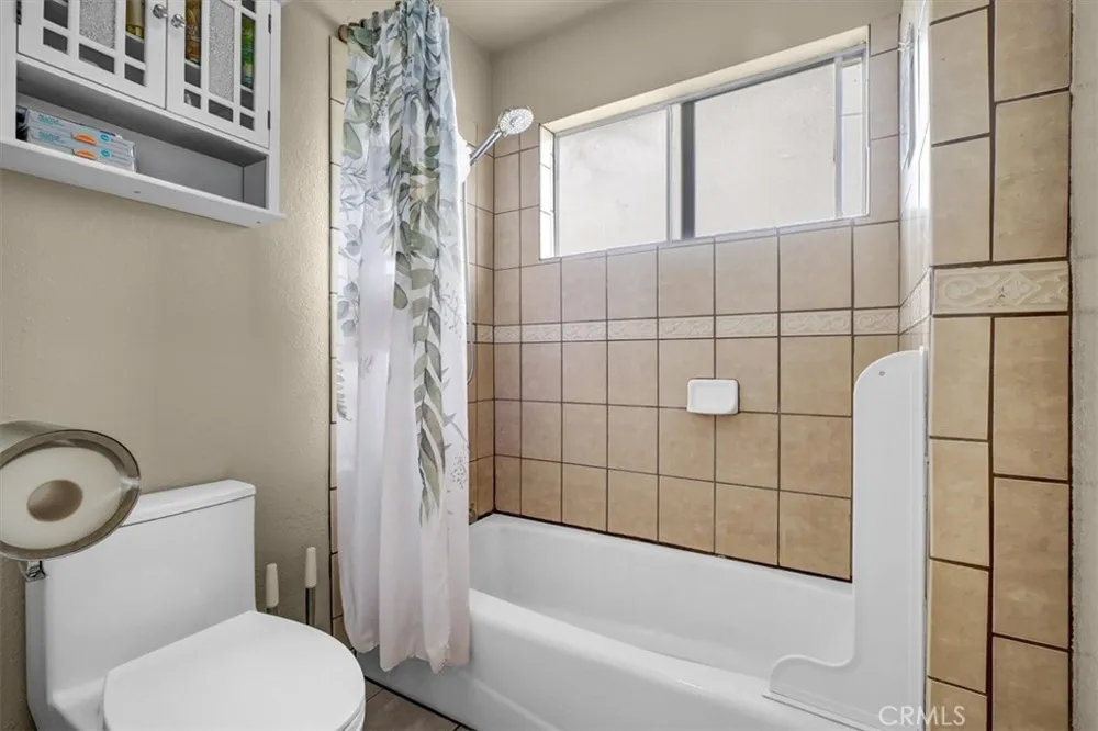 232 W 11th #3 San Pedro, CA 90731