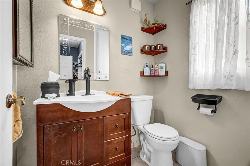 232 W 11th #3 San Pedro, CA 90731