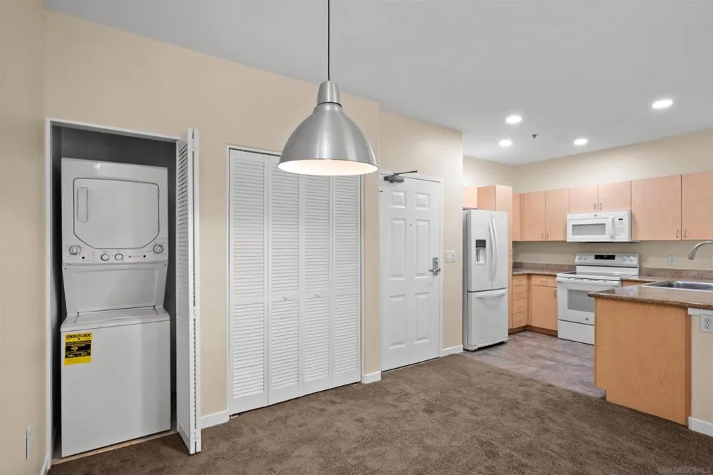 1501 Front #204 San Diego, CA 92101