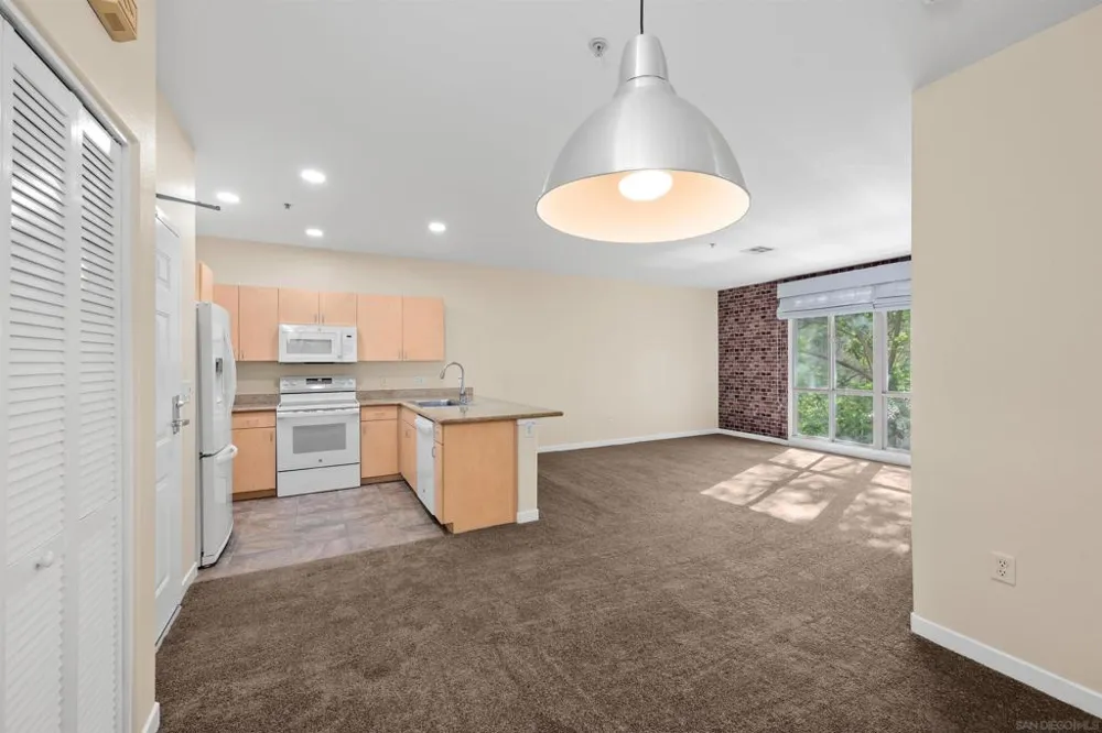 1501 Front #204 San Diego, CA 92101