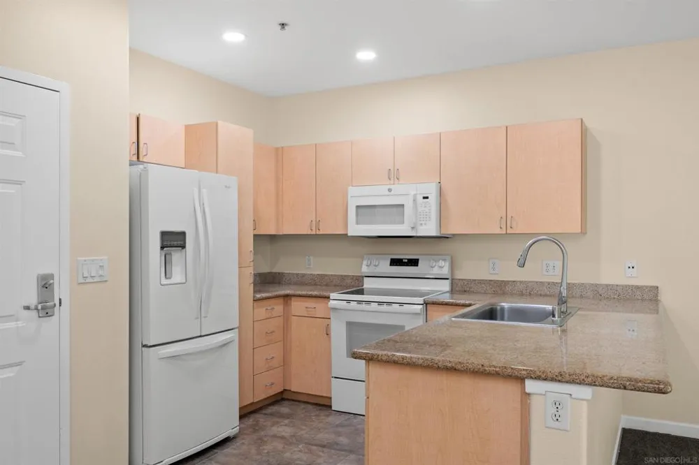 1501 Front #204 San Diego, CA 92101