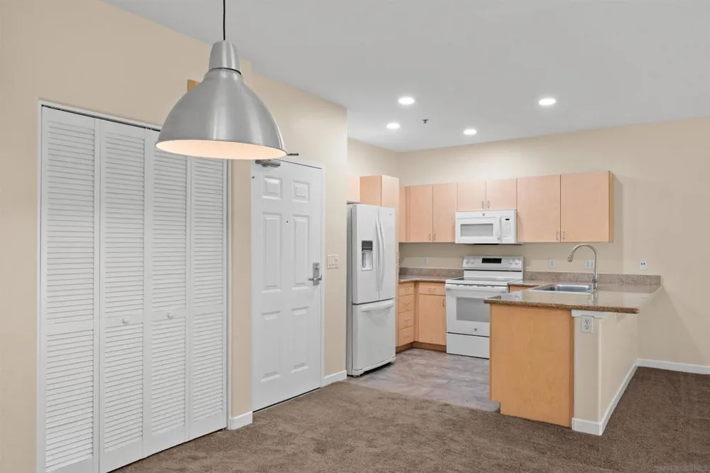 1501 Front #204 San Diego, CA 92101