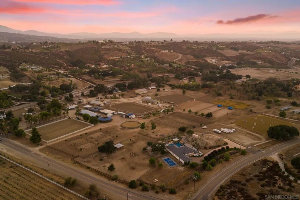 38955 E Benton Rd Temecula, CA 92592