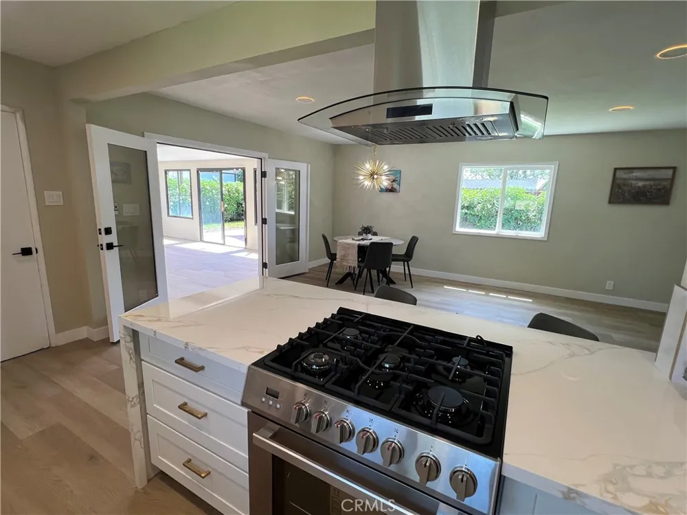 138 Elizabeth Lane Upland, CA 91786