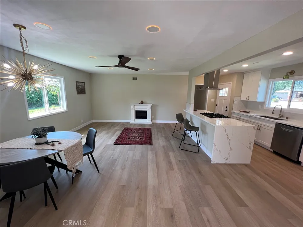 138 Elizabeth Lane Upland, CA 91786