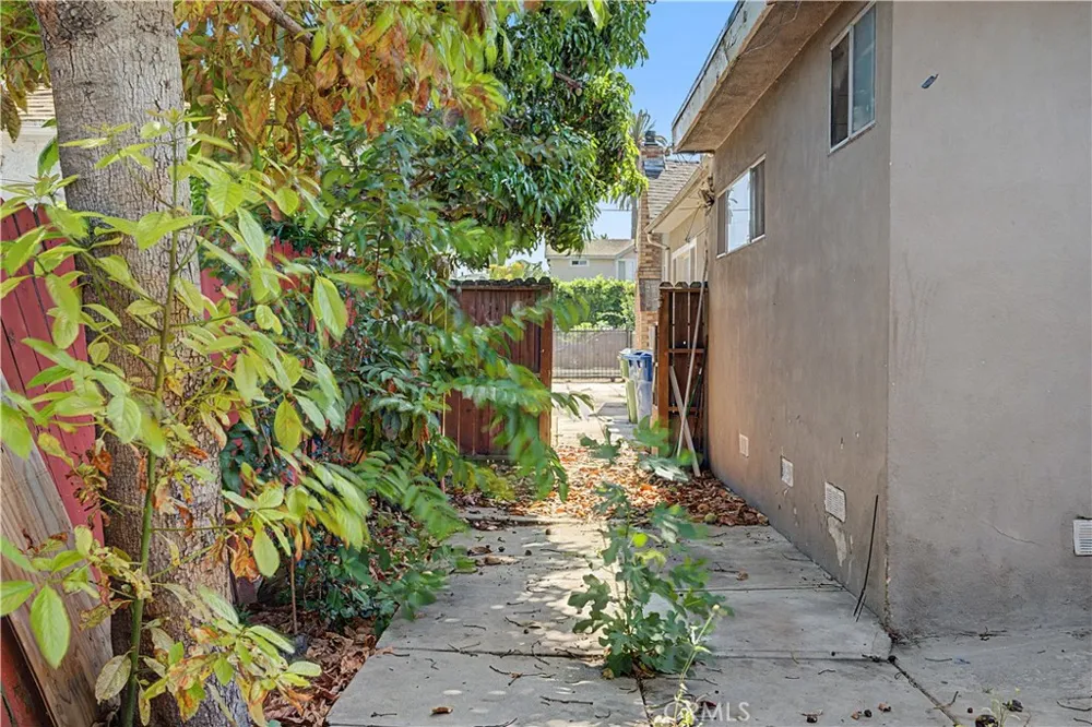 2829 S Rimpau Los Angeles, CA 90016