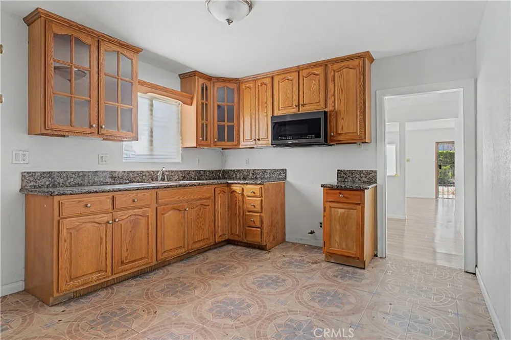 2829 S Rimpau Los Angeles, CA 90016