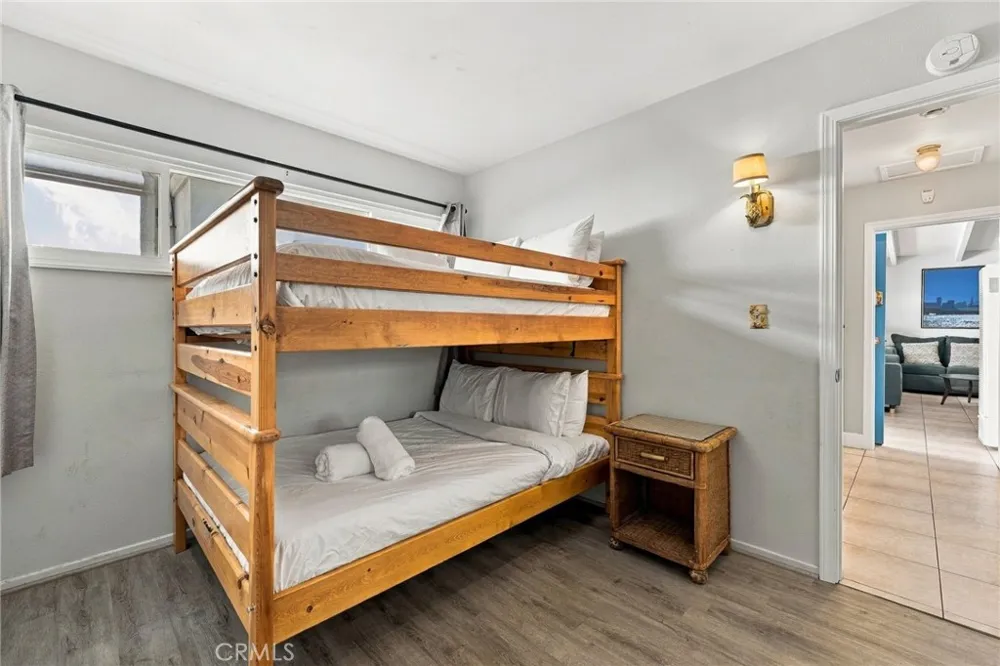 125 41st Newport Beach, CA 92663