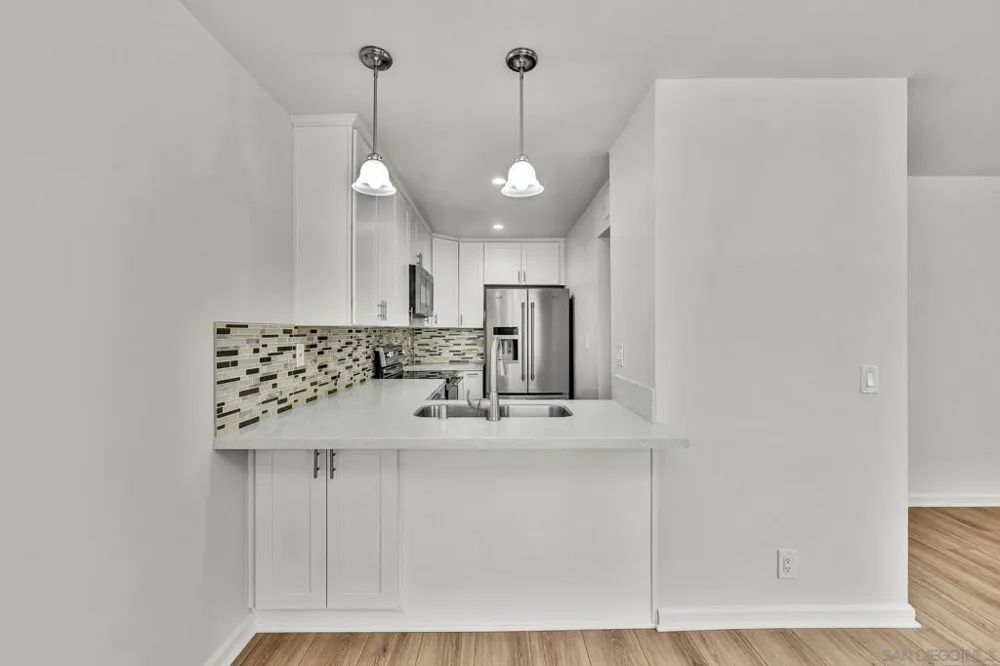 4262 Parks #207 La Mesa, CA 91941