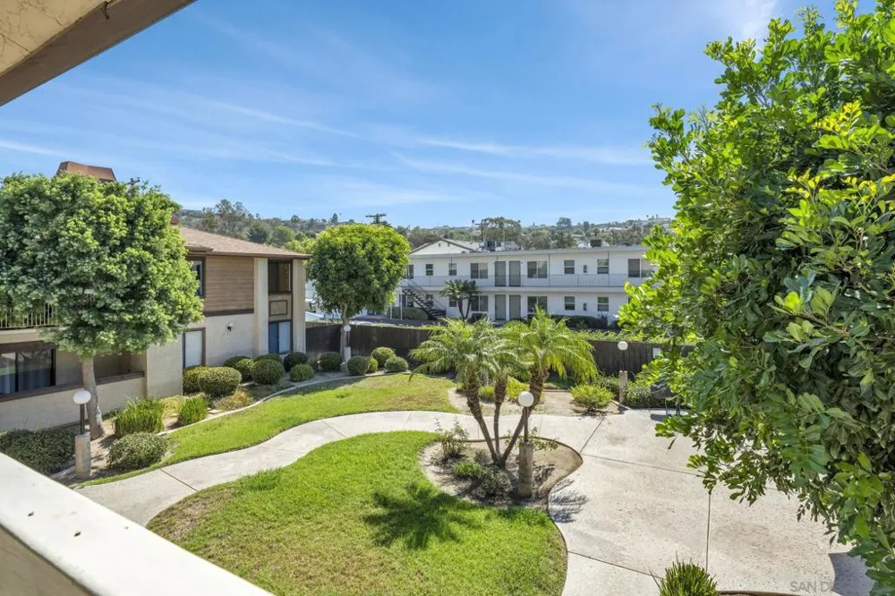 4262 Parks #207 La Mesa, CA 91941