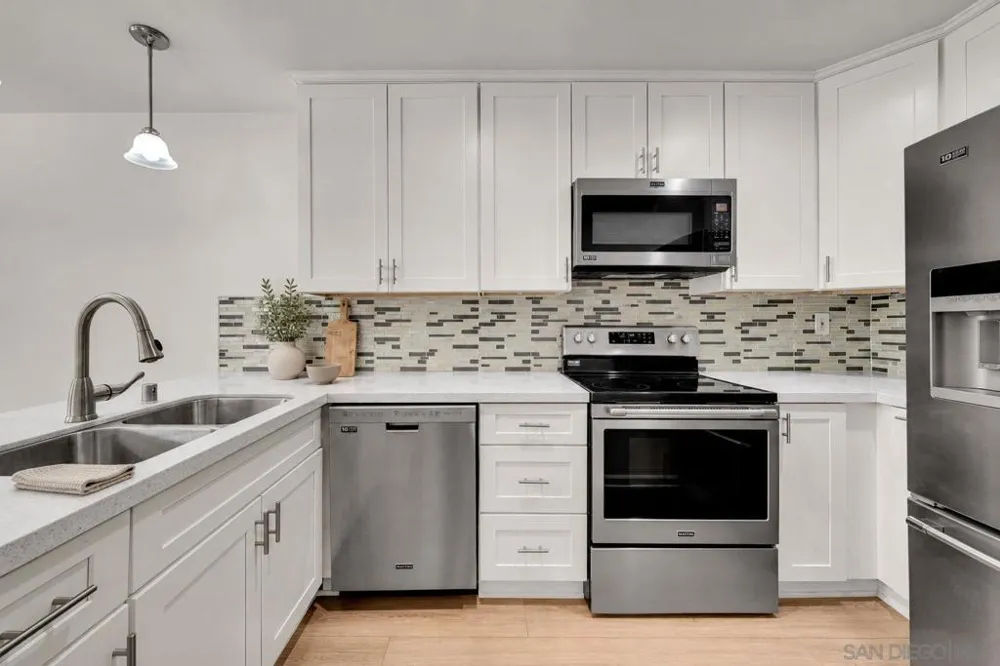 4262 Parks #207 La Mesa, CA 91941