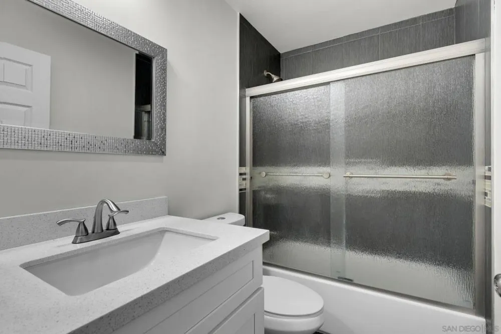 4262 Parks #207 La Mesa, CA 91941