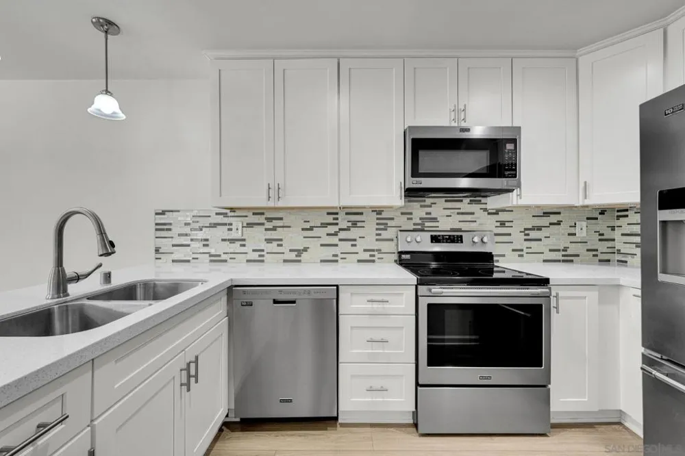 4262 Parks #207 La Mesa, CA 91941