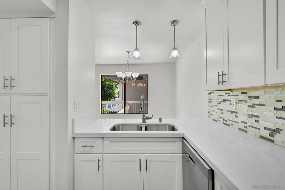 4262 Parks #207 La Mesa, CA 91941
