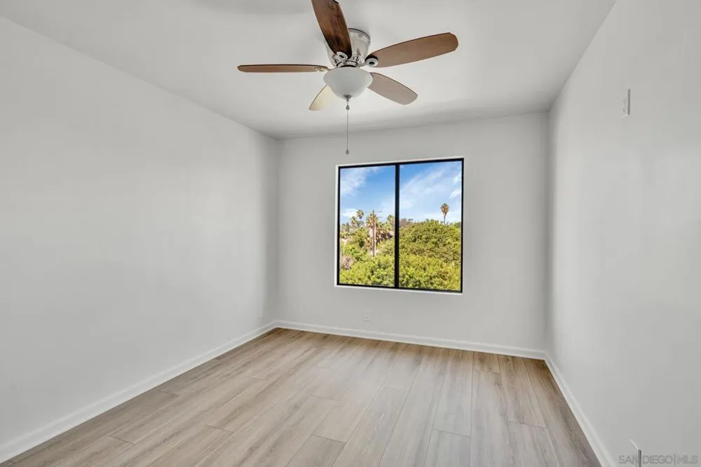 4262 Parks #207 La Mesa, CA 91941