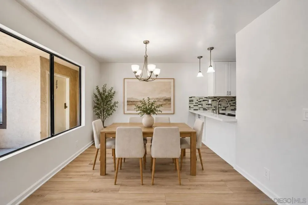 4262 Parks #207 La Mesa, CA 91941