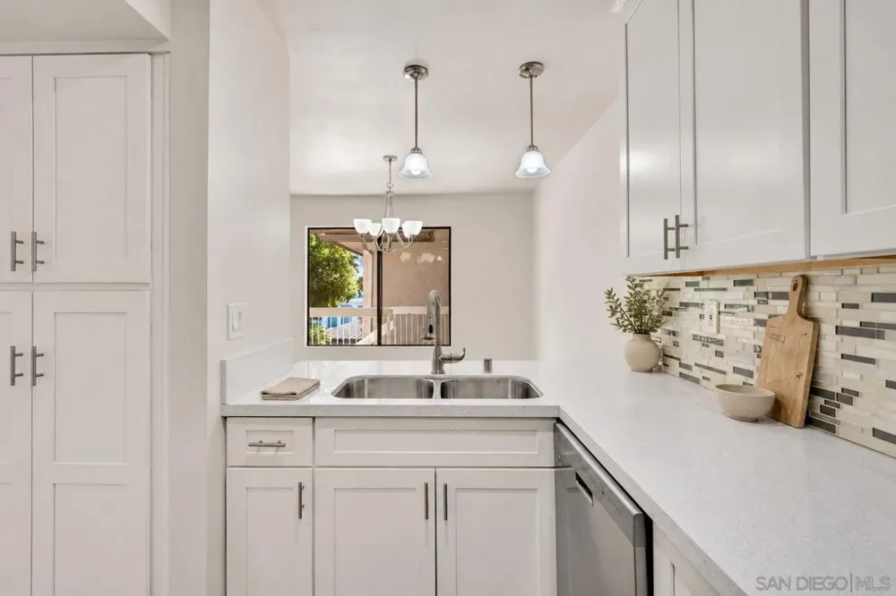 4262 Parks #207 La Mesa, CA 91941