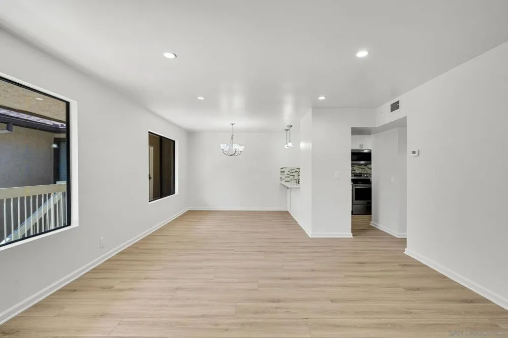 4262 Parks #207 La Mesa, CA 91941