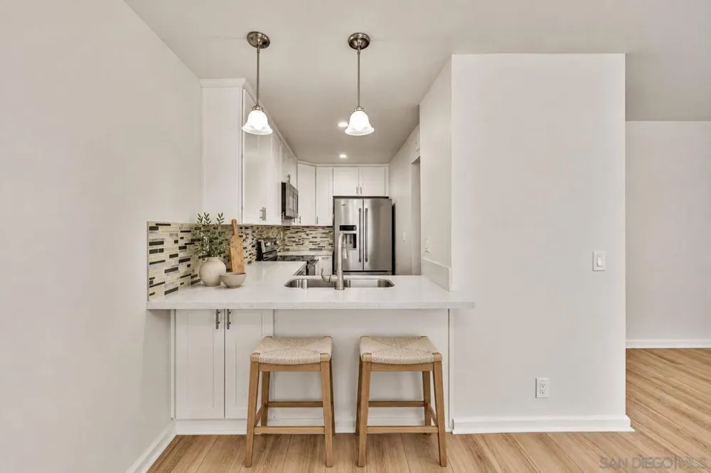 4262 Parks #207 La Mesa, CA 91941