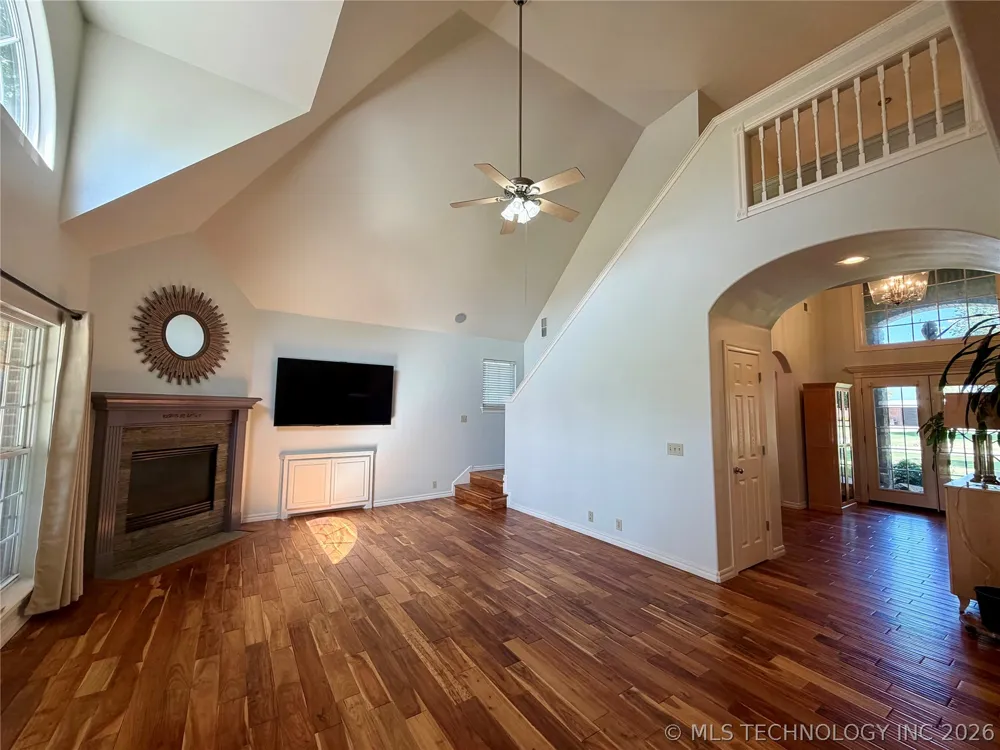 8320 S 257th East Avenue Broken Arrow, OK 74014