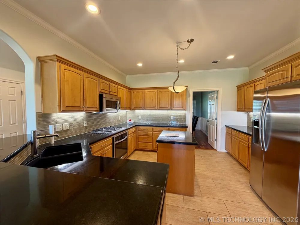 8320 S 257th East Avenue Broken Arrow, OK 74014
