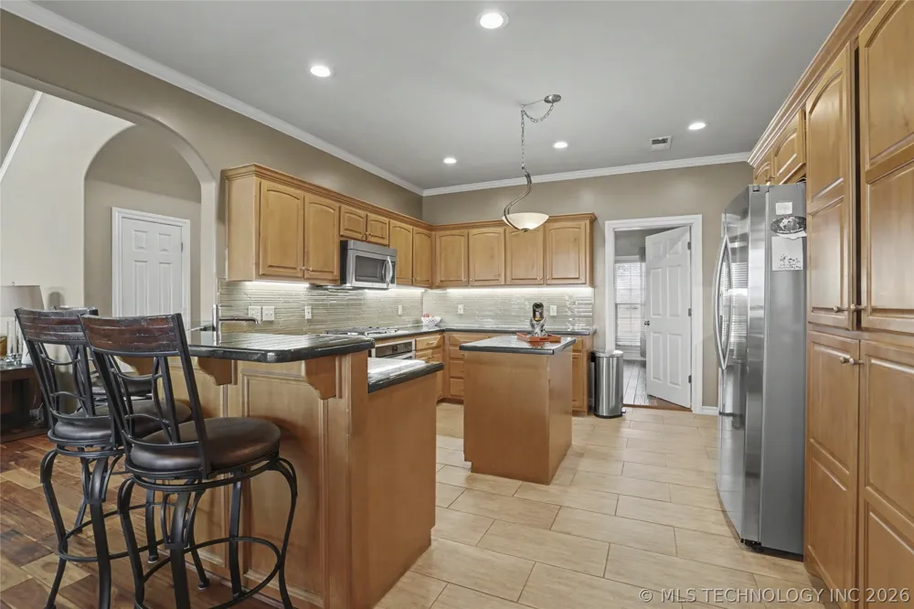 8320 S 257th East Avenue Broken Arrow, OK 74014