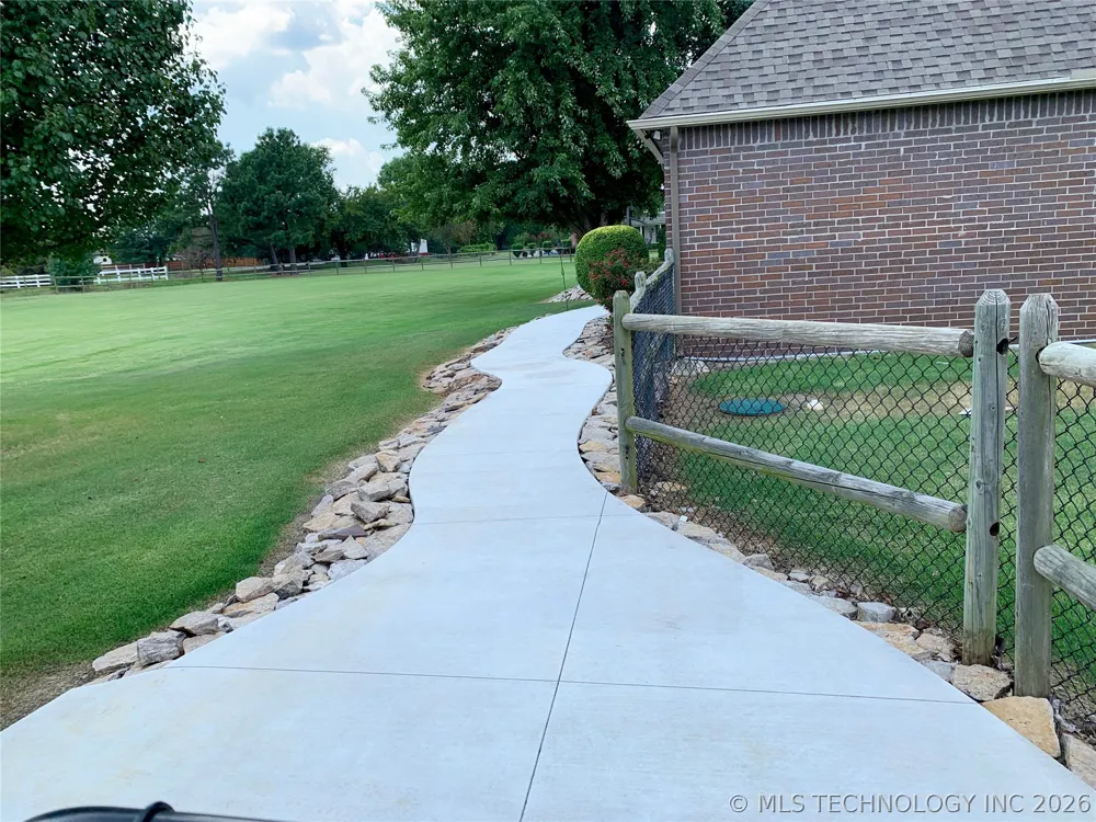 8320 S 257th East Avenue Broken Arrow, OK 74014