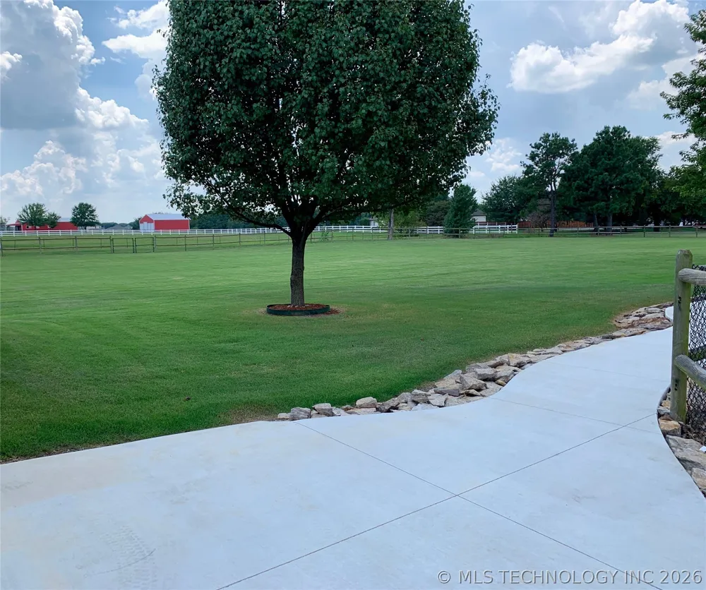 8320 S 257th East Avenue Broken Arrow, OK 74014