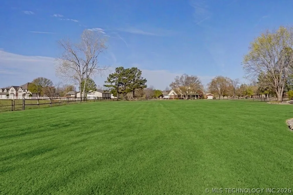 8320 S 257th East Avenue Broken Arrow, OK 74014