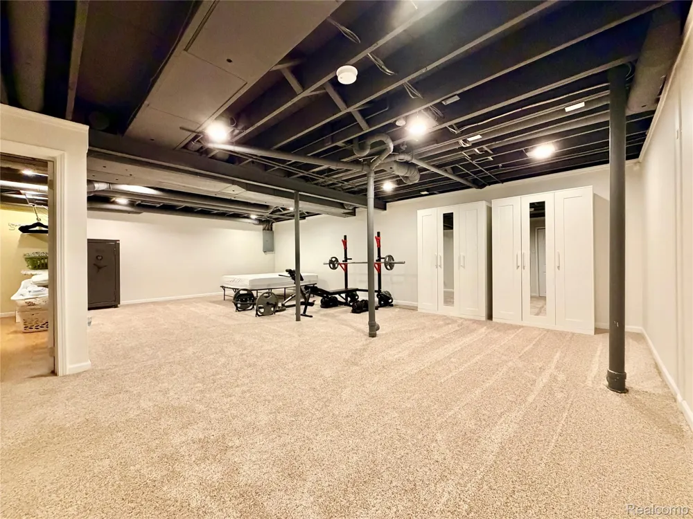 48148 Colony Farm Circle Circle Plymouth City, MI 48170