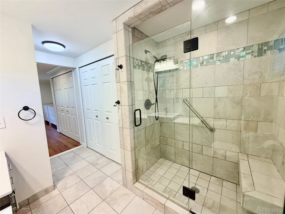 48148 Colony Farm Circle Circle Plymouth City, MI 48170