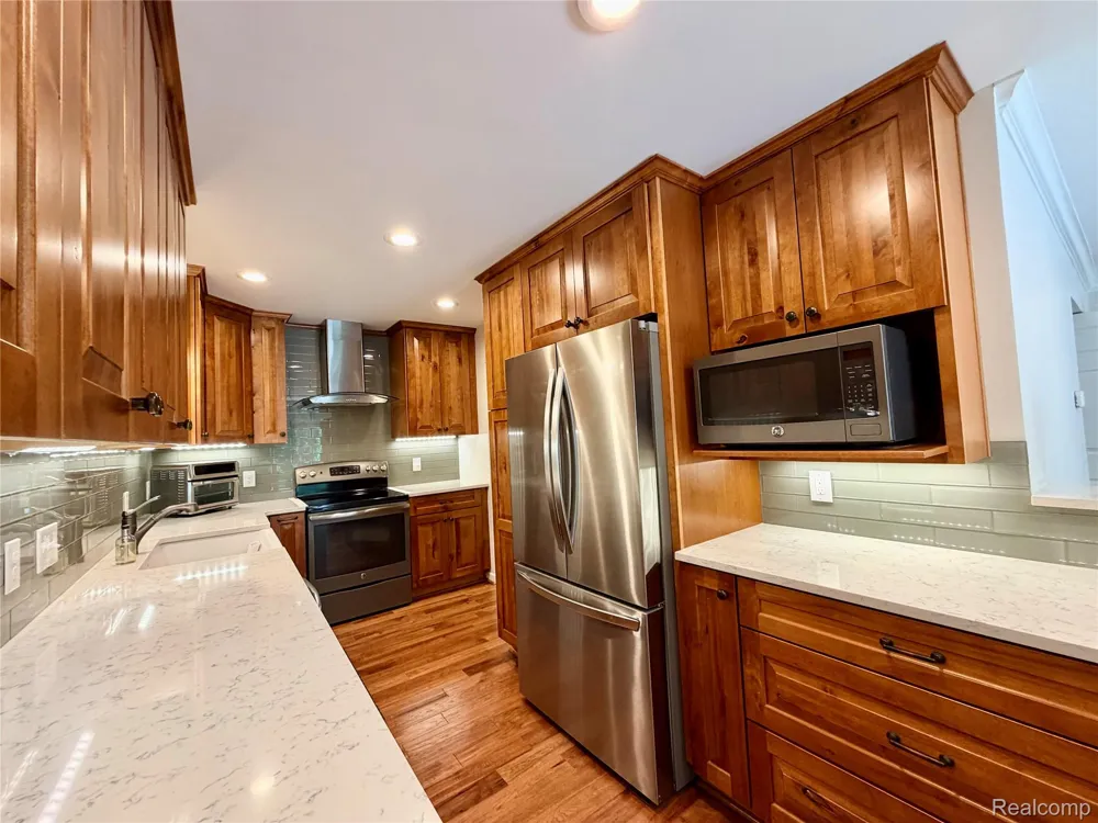 48148 Colony Farm Circle Circle Plymouth City, MI 48170