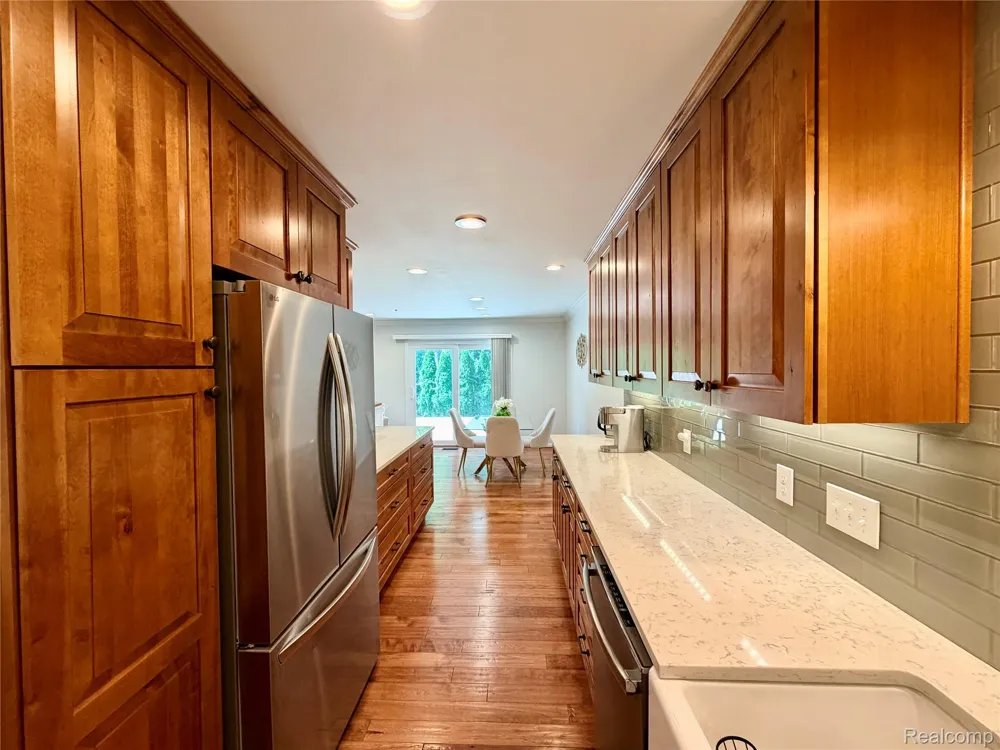 48148 Colony Farm Circle Circle Plymouth City, MI 48170